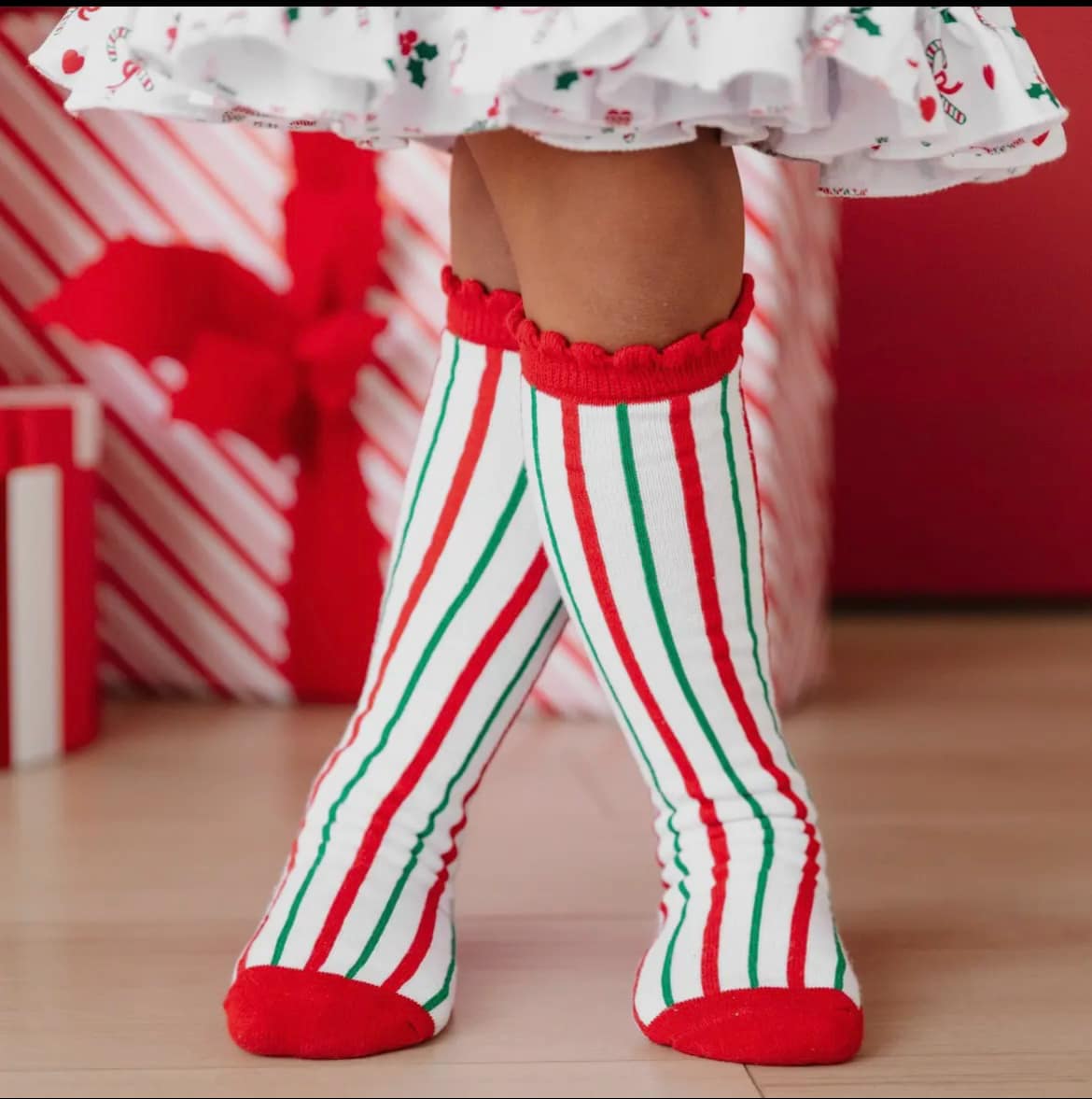 Candy Cane Striped Scalloped Knee Highs