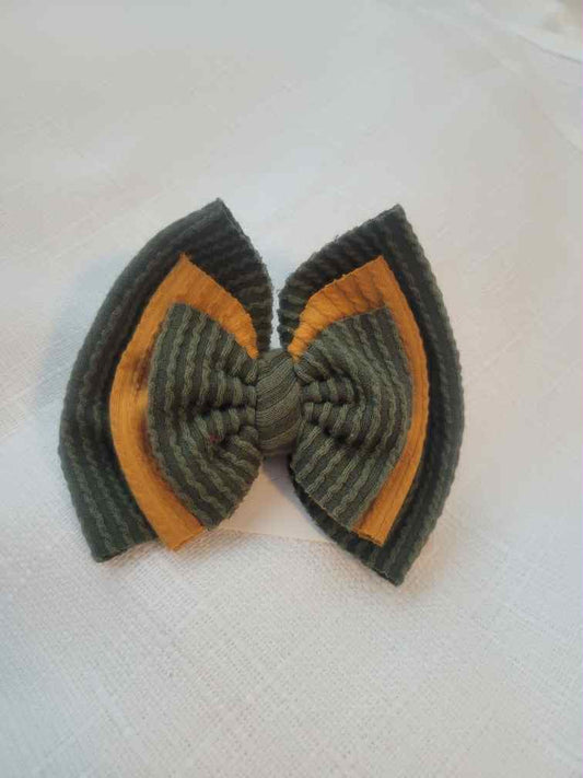 Sage and Mustard Ribbed Stacked Clip