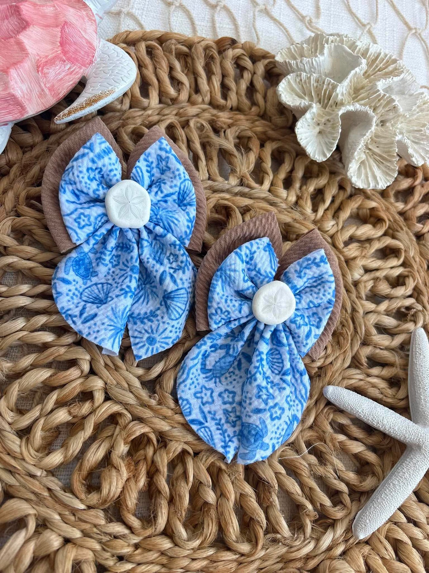 Ocean Breeze with Sand Dollar Center