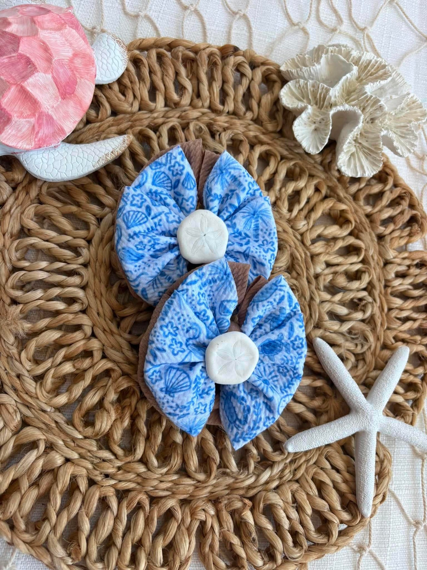 Ocean Breeze with Sand Dollar Center
